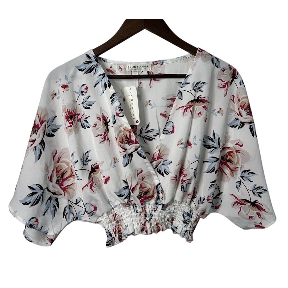 NWT Jon & Anna Contemporary Women Small V-Neck Floral White Crop Top Thrashed